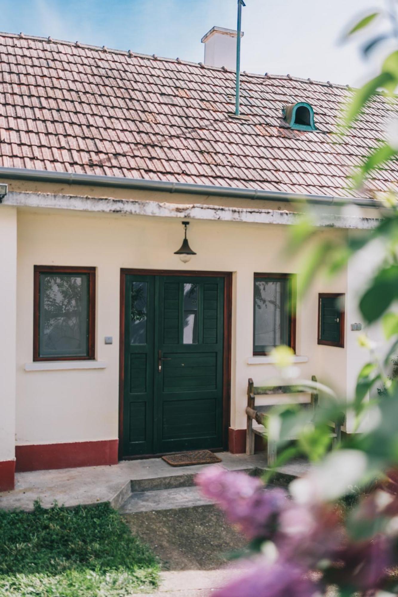 Feher Barany Apartment Szigliget Bagian luar foto