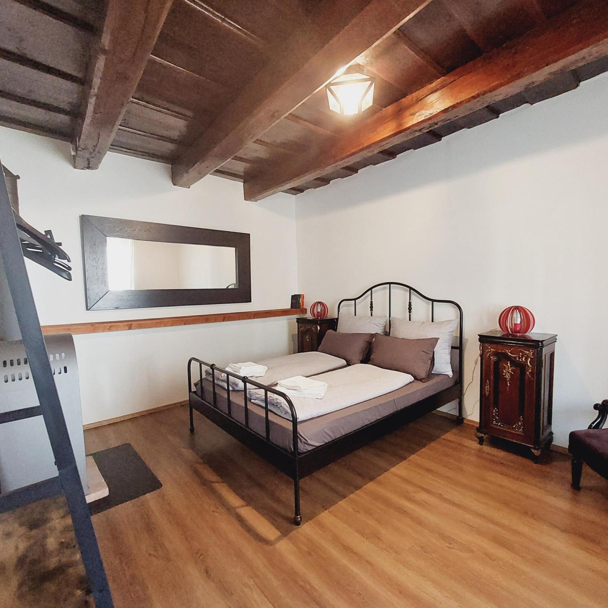 Feher Barany Apartment Szigliget Ruang foto